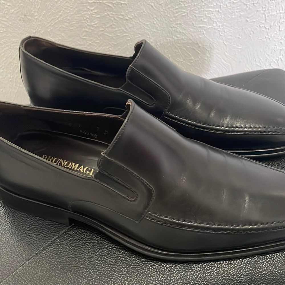 🚨💥🔥FLASH SALE🔥💥🚨Bruno Magli Raging authentic black leather.